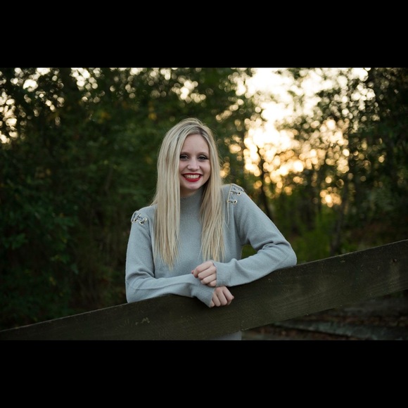 Meet your Posher, Mackenzie - Picture 1 of 1